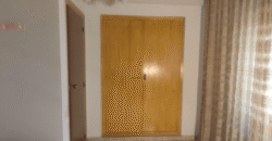 Acogedor piso en Calle Postas – 3 Dormitorios, Terraza y Dos Patios Privados