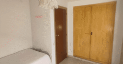 Acogedor piso en Calle Postas – 3 Dormitorios, Terraza y Dos Patios Privados
