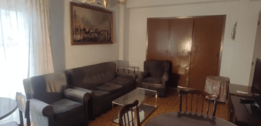 Acogedor piso en Calle Postas – 3 Dormitorios, Terraza y Dos Patios Privados