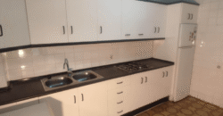 Acogedor piso en Calle Postas – 3 Dormitorios, Terraza y Dos Patios Privados