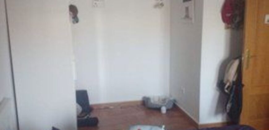 Radiante piso de con patio privado y garaje: El Perchel, Ciudad Real