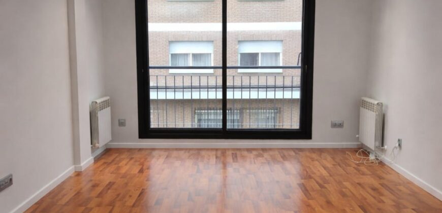Luminoso piso exterior con: terraza, garaje y trastero – Callejón de los Remedios