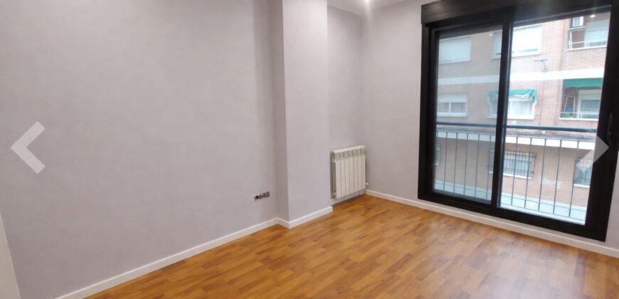 Luminoso piso exterior con: terraza, garaje y trastero – Callejón de los Remedios