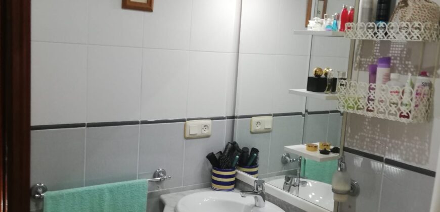 Piso impecable con garaje, ascensor y terrazas – Ronda Santa María