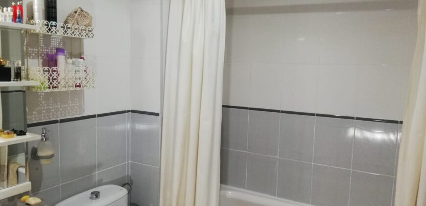 Piso impecable con garaje, ascensor y terrazas – Ronda Santa María