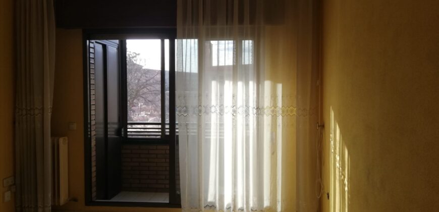 Piso impecable con garaje, ascensor y terrazas – Ronda Santa María