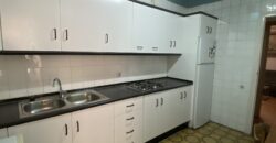 Acogedor piso en Calle Postas – 3 Dormitorios, Terraza y Dos Patios Privados