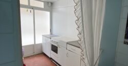 Acogedor piso en Calle Postas – 3 Dormitorios, Terraza y Dos Patios Privados