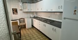 Acogedor piso en Calle Postas – 3 Dormitorios, Terraza y Dos Patios Privados
