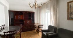 Acogedor piso en Calle Postas – 3 Dormitorios, Terraza y Dos Patios Privados