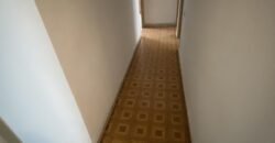 Acogedor piso en Calle Postas – 3 Dormitorios, Terraza y Dos Patios Privados