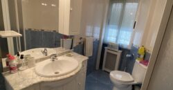 Acogedor piso en Calle Postas – 3 Dormitorios, Terraza y Dos Patios Privados