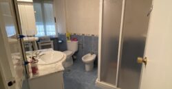 Acogedor piso en Calle Postas – 3 Dormitorios, Terraza y Dos Patios Privados