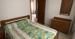 Acogedor piso en Calle Postas – 3 Dormitorios, Terraza y Dos Patios Privados