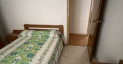 Acogedor piso en Calle Postas – 3 Dormitorios, Terraza y Dos Patios Privados