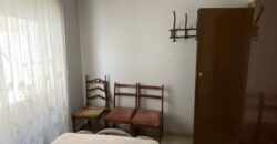 Acogedor piso en Calle Postas – 3 Dormitorios, Terraza y Dos Patios Privados