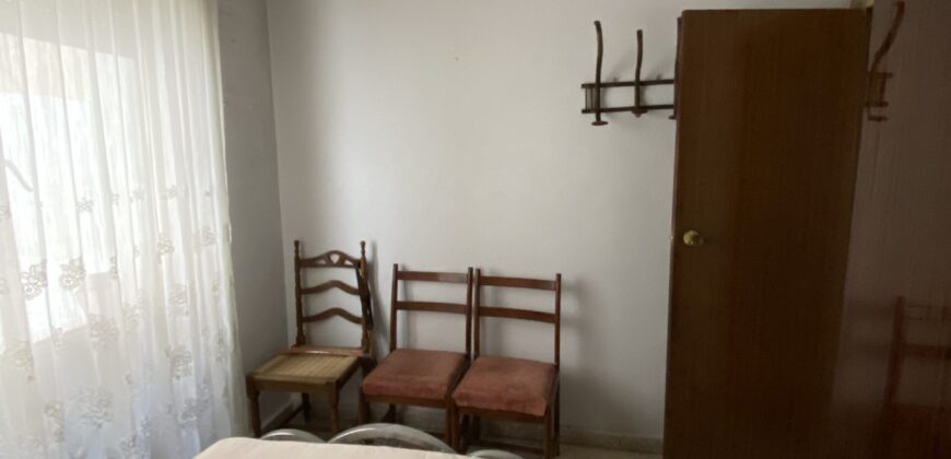 Acogedor piso en Calle Postas – 3 Dormitorios, Terraza y Dos Patios Privados